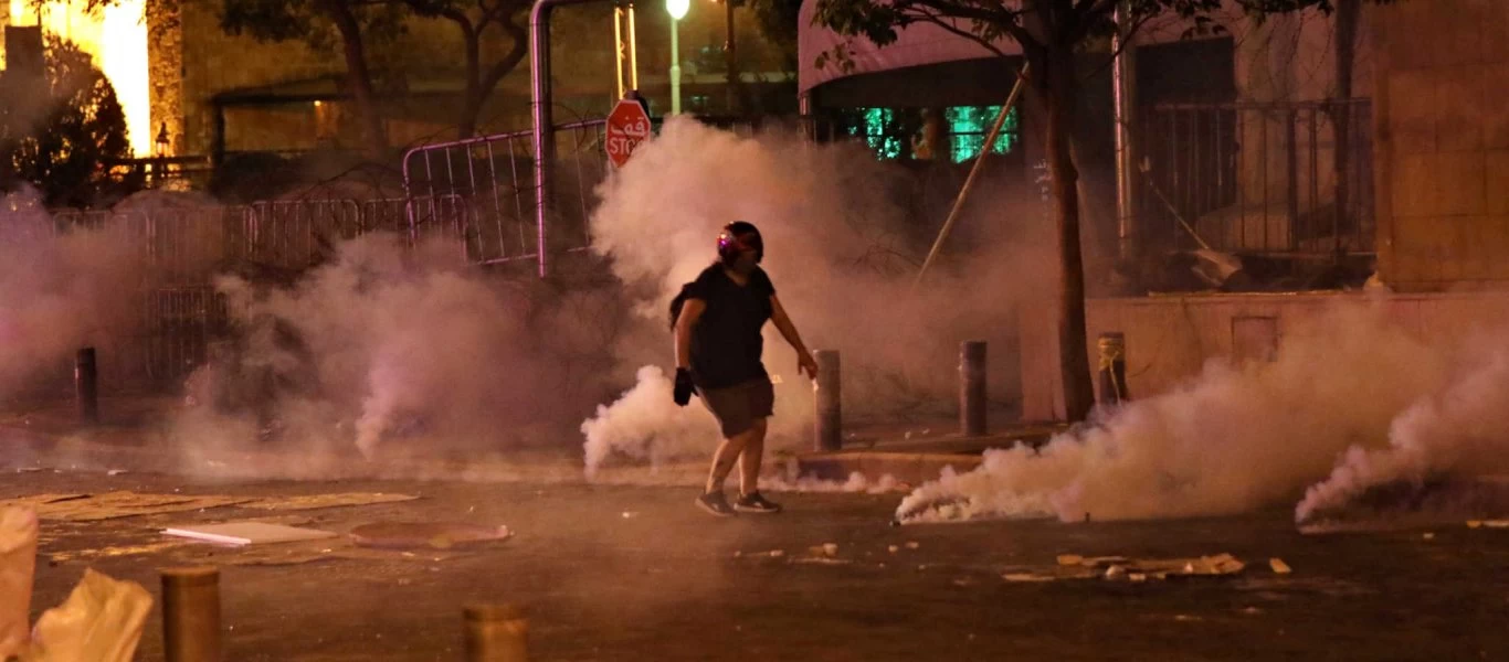 «Καζάνι που βράζει» ο Λίβανος μετά την έκρηξη: Σφοδρές συγκρούσεις στη Βηρυτό - Φόβοι για νέα Συρία